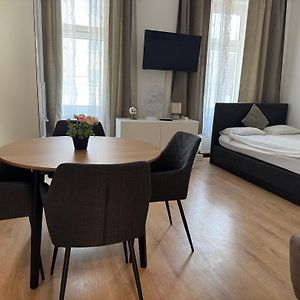 Appartement à 2 Chambres à Coucher