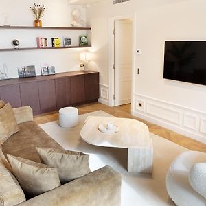 Appartement à 2 Chambres à Coucher