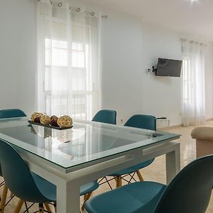 Appartement à 3 Chambres à Coucher