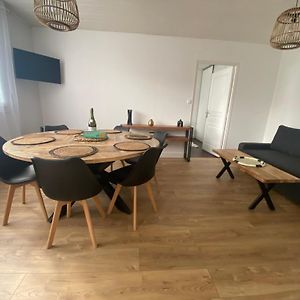 Appartement à 2 Chambres à Coucher