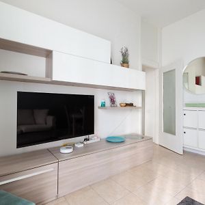 M1 Gambara Balcony Studio
