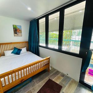 Appartement à 3 Chambres à Coucher