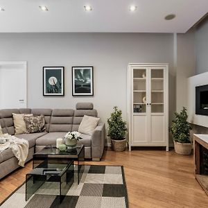 Piedmont Apartment - Loftaffair