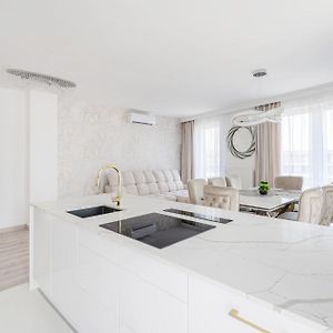 Appartement Penthouse à 4 Chambres à Coucher