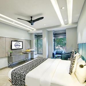 Hotel Uptown - 1Km Connaught Place