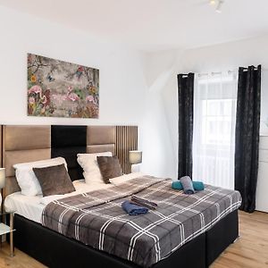 Appartement à 3 Chambres à Coucher