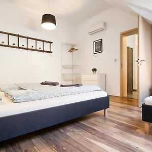 Upartments