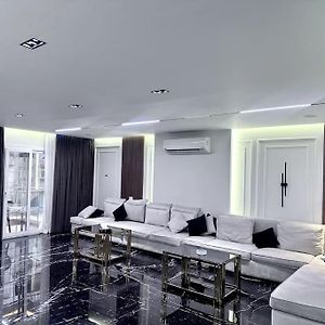 Appartement à 3 Chambres à Coucher