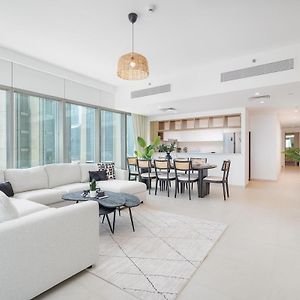 Luxurious 4-Bedrooms Near Burj Khalifa And Dubai Mall In Downtown!