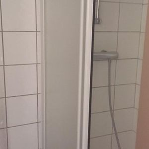 Studio Lit King-Size