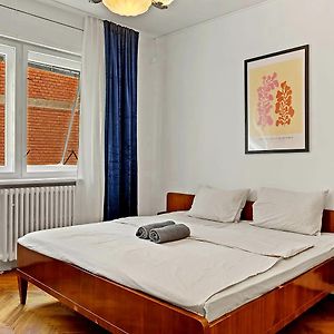 Afi Mall 3 Bedrooms Apartment - Perfect For Families Or Groups