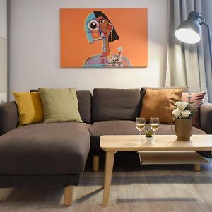 Cozy 2-Bedroom Retreat In The Heart Of History