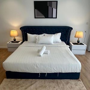Luxury Suite At Quill Residences
