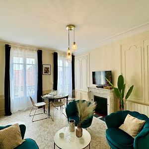 Appartement à 2 Chambres à Coucher