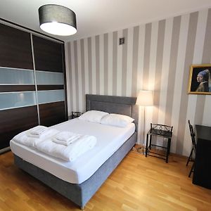 Appartement à 2 Chambres à Coucher