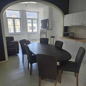 Appartement à 2 Chambres à Coucher