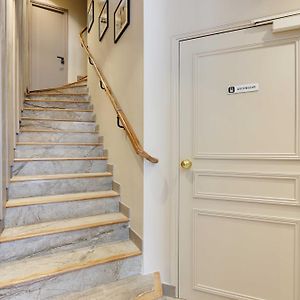 Appartement à 2 Chambres à Coucher