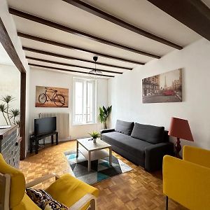 Appartement à 3 Chambres à Coucher