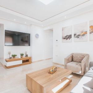 Appartement à 2 Chambres à Coucher