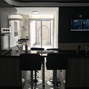 Appartement à 3 Chambres à Coucher