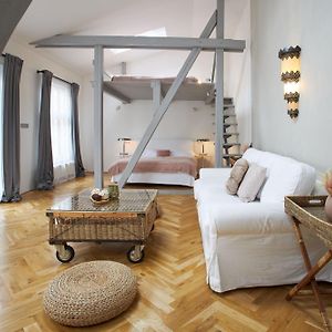 Studio Duplex Lit Queen-Size