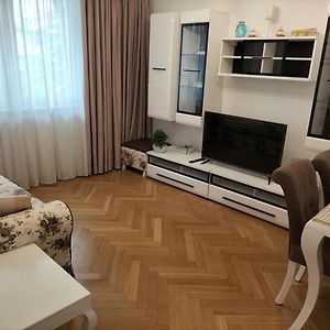 B10 Solec Kozminska 2 Rooms Football Stadium