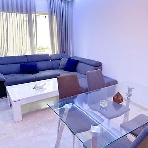 Appartement à 2 Chambres à Coucher