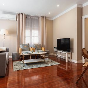 Appartement à 2 Chambres à Coucher