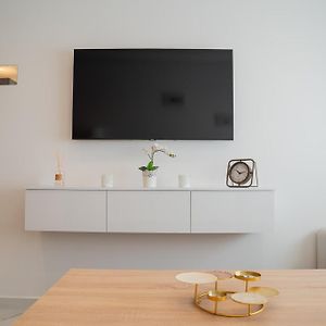 Appartement de Luxe à 2 Chambres à Coucher