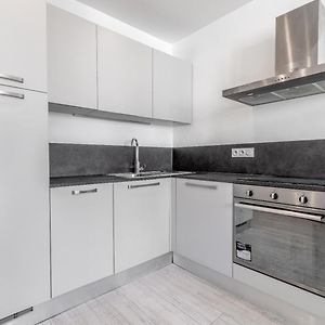 Appartement à 2 Chambres à Coucher