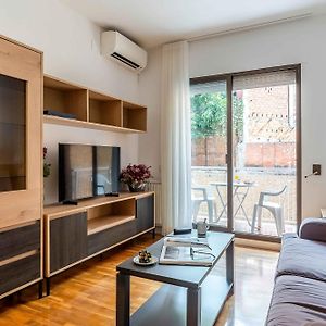 Appartement à 2 Chambres à Coucher au Dernier Étage