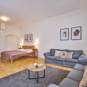 Appartement à 2 Chambres à Coucher