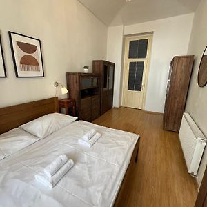 Kaprova - Old Town Apartments