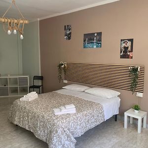 Neapolis Center2