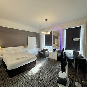 Luxury Family Room With Private Bathroom In The Heart Of Edinburgh