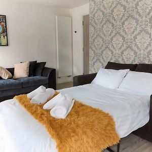 6 Sleeper Sanctuary In Bricklane