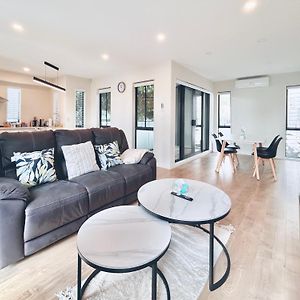 Nearly New 3Bed Townhouse 3Km To Cbd