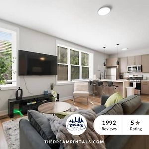2 Bed & 3 Bath Chicago Condo