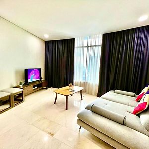 Appartement Suite à 3 Chambres à Coucher