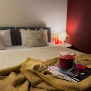 Cherry - Prague Apartment