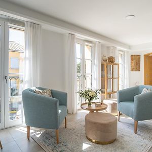 Appartement de Luxe à 2 Chambres à Coucher