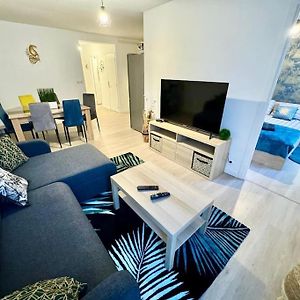 Appartement à 3 Chambres à Coucher