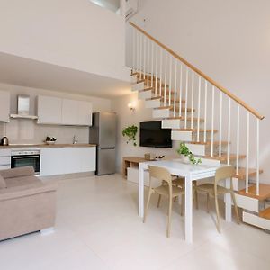 Appartement à 4 Chambres à Coucher