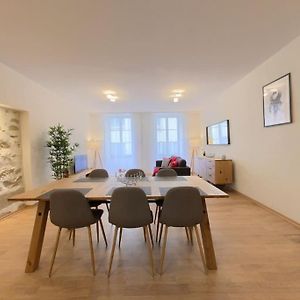 Charming 2-Bedroom Apartment In The Heart Of Lausanne Rsf2