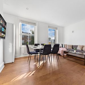Luxury 4 Bedroom Flat With Stunning Shard View From Terrace In Central London! Next To Station, Sleeps 9