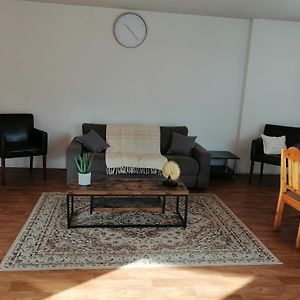 Appartement à 3 Chambres à Coucher