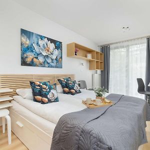 Grzegorzecka Family Apartments With Balcony & Parking Cracow By Noclegi Renters