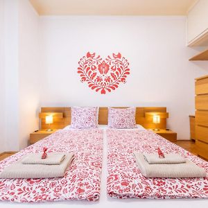 Georgina Apartment
