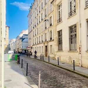 Elegant Flat In The Historic Center Of Paris