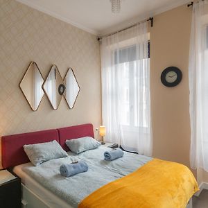 Appartement à 2 Chambres à Coucher